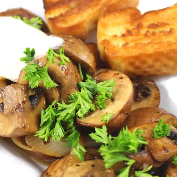 German Fair & Christmas Market Mushroom Skillet with Creamy Garlic Sauce