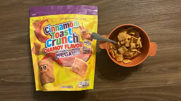 Reseña: El cereal Cinnamon Toast Crunch Mega con sabor a chamoy es una desconcertante mezcla de frutas y especias
