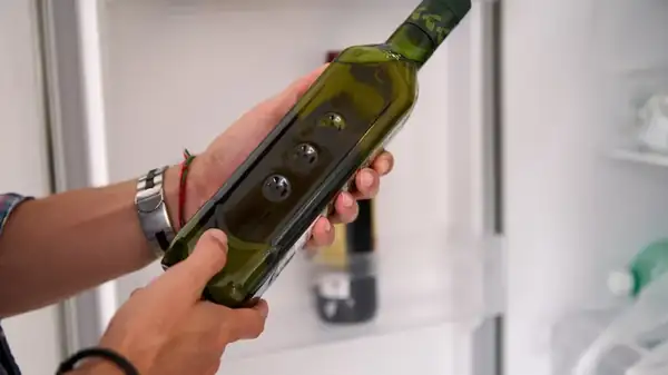 How to store extra virgin olive oil to prolong its freshness