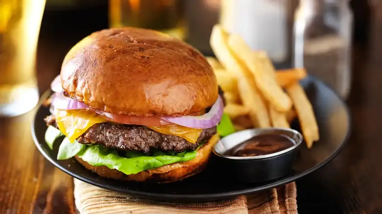 Why Burgers Are Seen As A Money Pit In Restaurants
