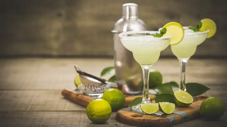 La extraña leyenda sobre por qué las copas de Margarita tienen esa forma