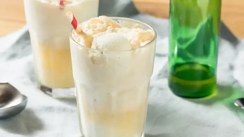 To Make A True Boston Cooler, Use The Right Brand Of Ginger Ale
