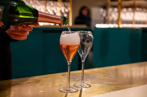 El vino muestra signos de mejora dentro de un mercado que continúa en declive