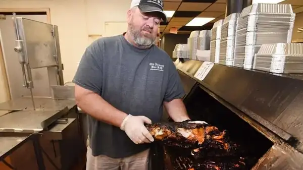 You Need To Try Mutton Barbecue Next Time You're In Kentucky