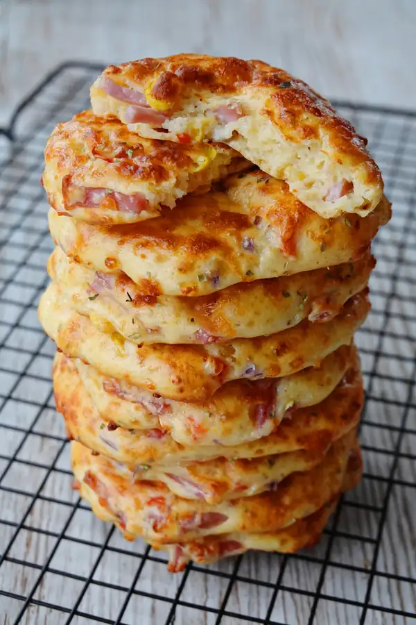 Cottage cheese pizza buns