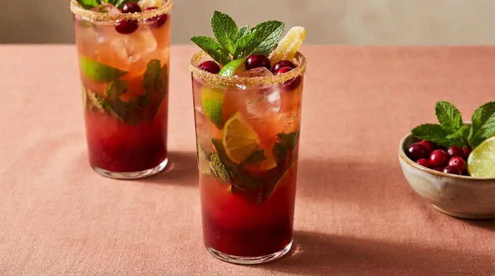 Mojito otoñal de naranja sanguina y arándanos con jengibre