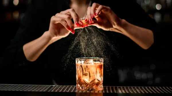 Dash Vs. Splash: Know The Difference To Order At The Bar Like A Pro