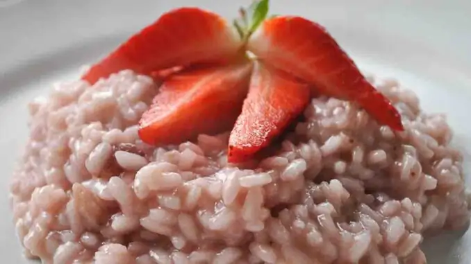 Ochenta años de hambre, el libro de cocina sentimental de los 80, desde áspic hasta risotto de fresa y champán