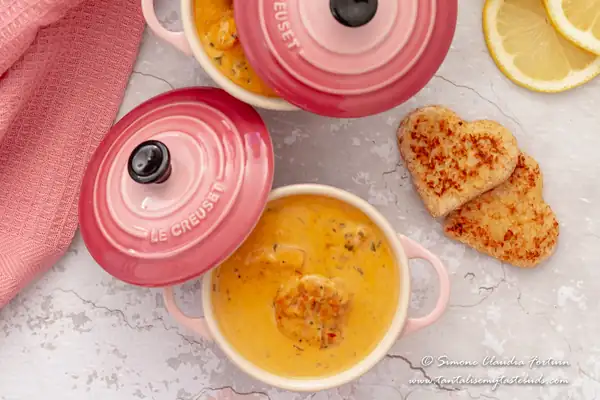 Mouthwatering Velvety Prawn Coconut Curry Soup