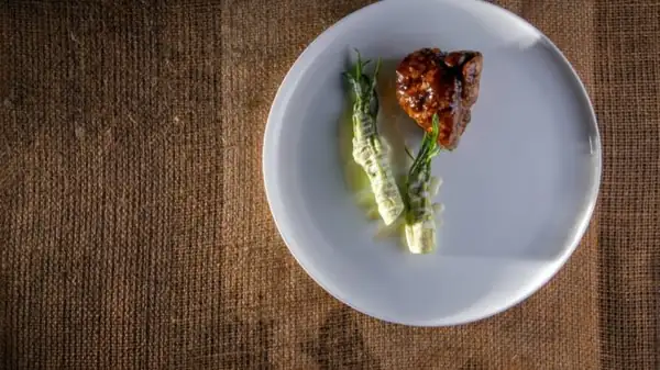 Sweetbreads, puntarelle, and licorice: a recipe from chefs Ricci and Drago of the Jacopa restaurant
