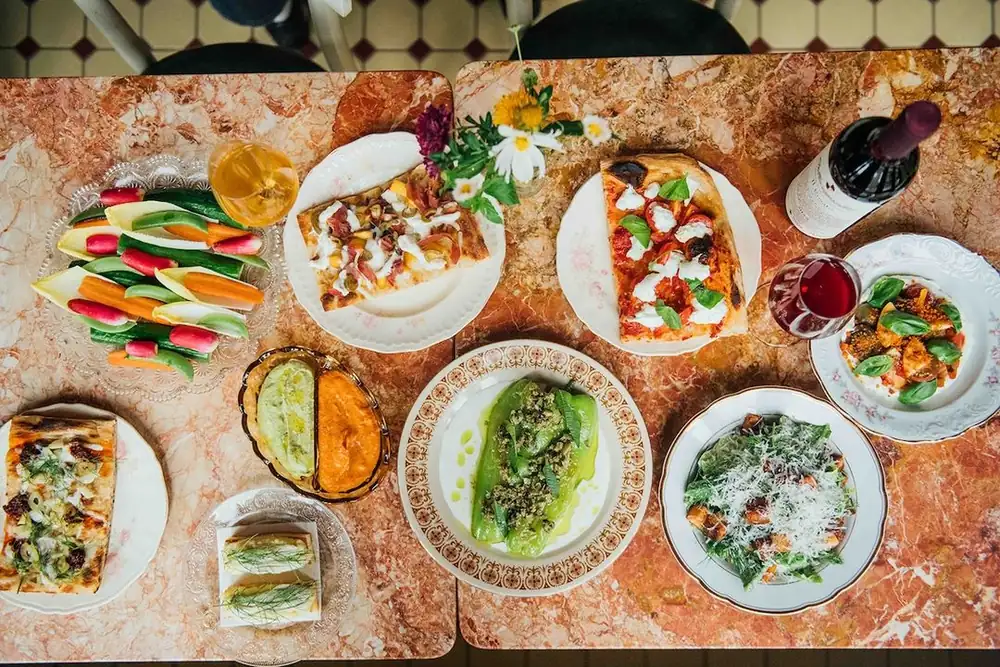 Vivant Pizza: sourdough pizza and fresh vegetables in the Plateau