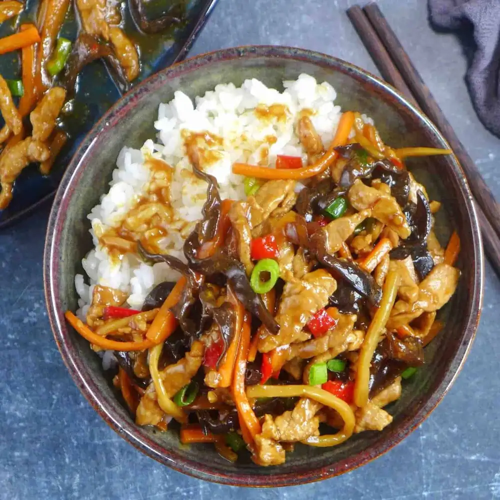 Sichuan Shredded Pork with Garlic Sauce (鱼香肉丝)
