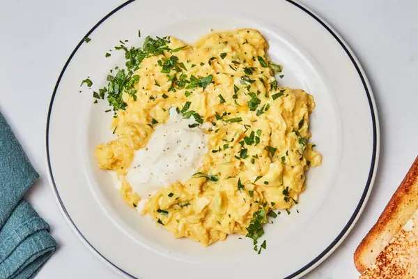 How to Make Soft-Scrambled Eggs