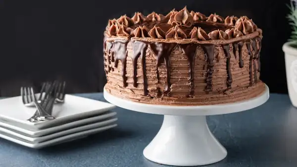 Red Wine Is The Secret To Totally Amped-Up Chocolate Cake