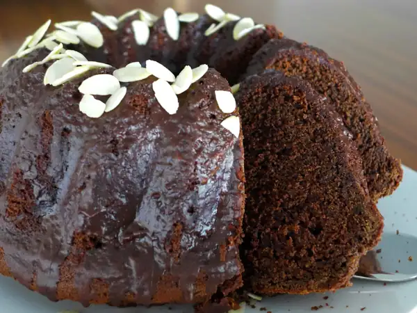 Vanilla and Cocoa Sponge Cake