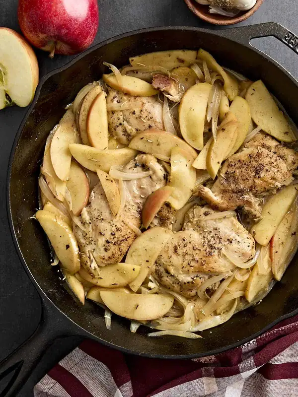 Chicken and Apples Skillet