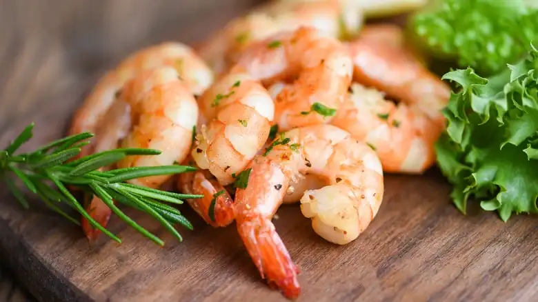 The Easy Alphabetic Trick To Seeing If Your Shrimp Is Cooked Properly