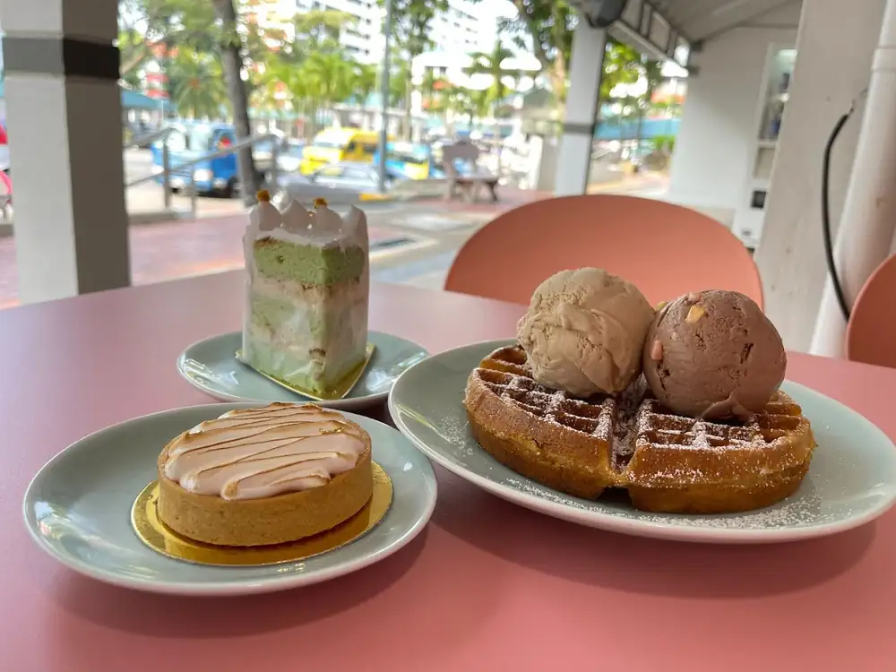 Creme By Lele Bakery: Orh Nee Waffles And Gelato In Hougang