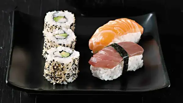 California roll & nigiri sushi
