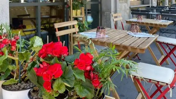 Outdoor pizzerias in Milan, terraces and courtyards with menus and prices