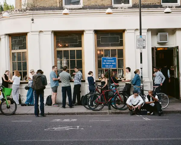 Builders, bakers and cheeseburger-makers: the UK workers struggling in extreme heat