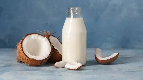 Cómo usar leche de coco para una marinada sabrosa