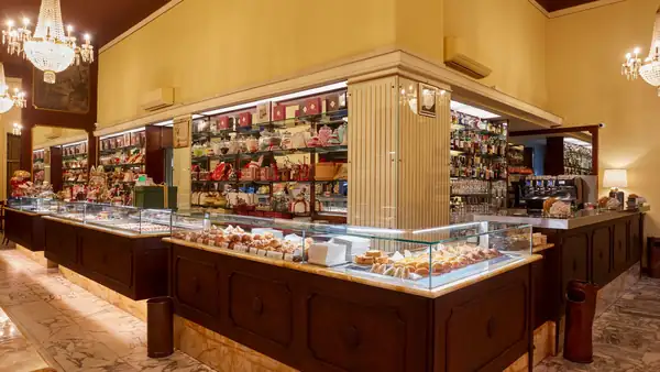 Milan's sweet parlor turns ninety