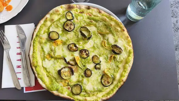 Finarella en Turín, la pizza romana redonda que respeta su “tradición”