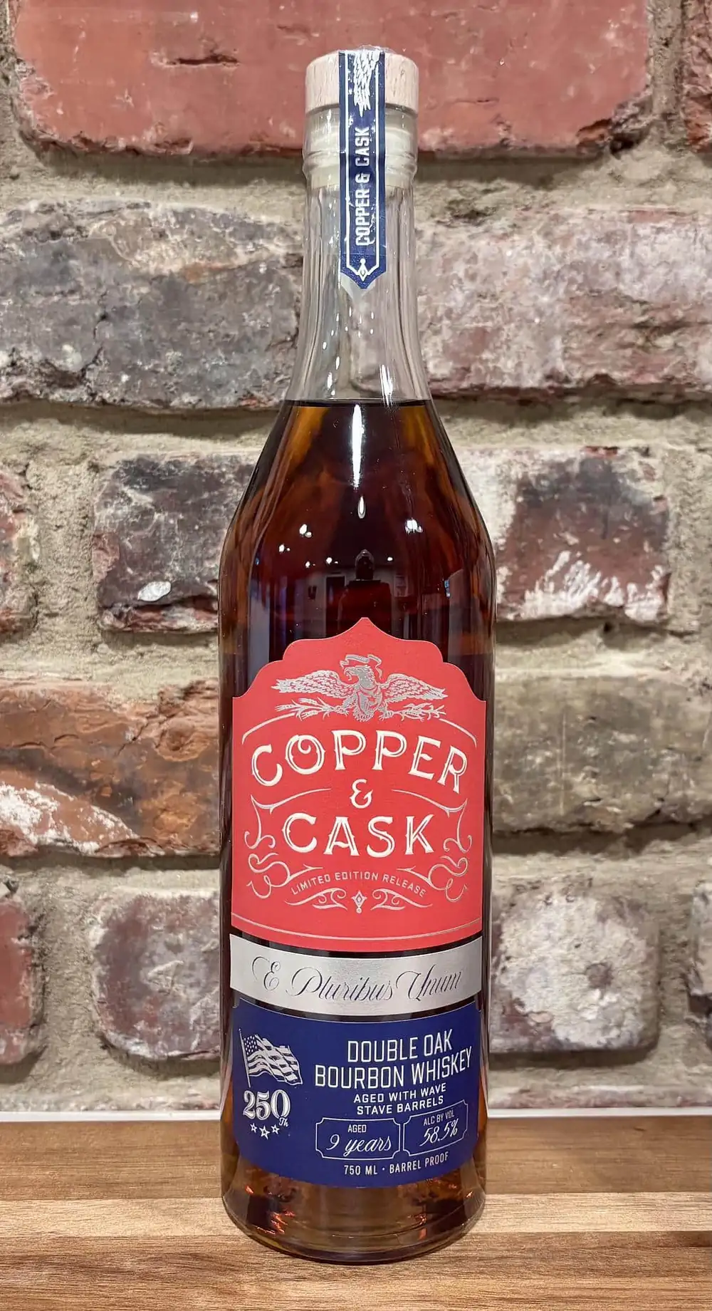 Reseña del Copper & Cask Wave That Flag Double Oak Bourbon (lote de mayo de 2026)