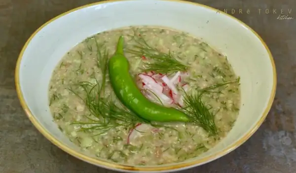 Tarator (Bulgarian Cucumber Soup)