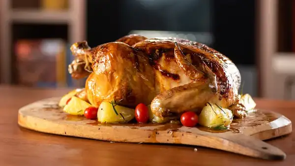 Dale al pavo un gran impulso de sabor con una salmuera a base de umami