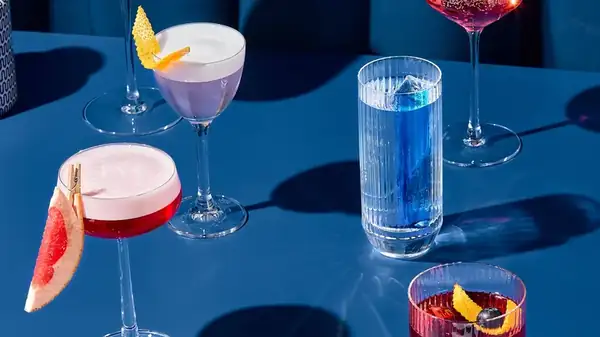The Two Main Types Of Cocktail Garnish You Need To Know