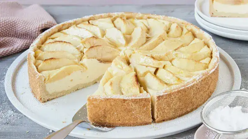 Apple pie with cottage cheese