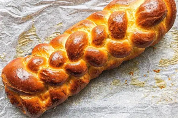 Hungarian Easter Twisted Bread (Fonott Kalács)