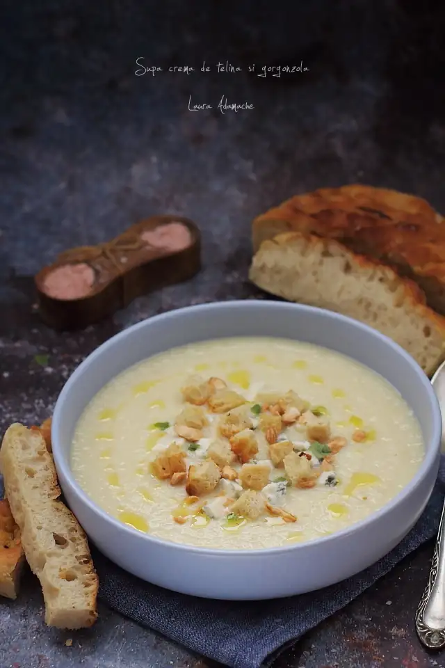 Crema de apio con gorgonzola