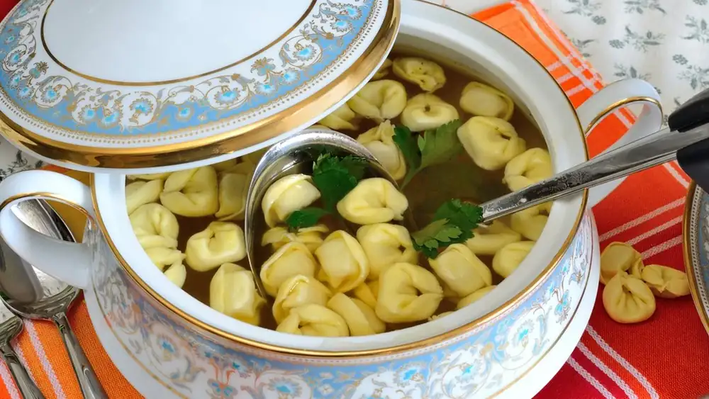 Tortellini, tagliatelle and Bolognese ragù, the traditional table of Emilia-Romagna