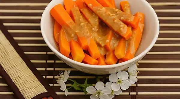Carrot salad with soy sauce