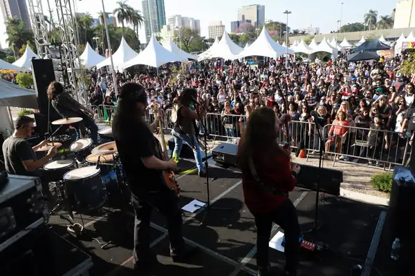 La Fiesta de la Cerveza lleva la música rock a Paço de Santo André este fin de semana