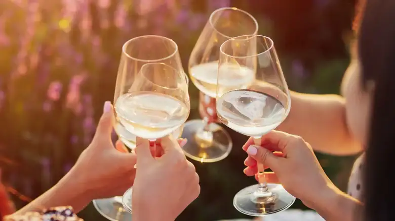 Toasting in France is more complicated than it seems