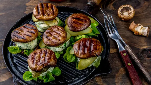 Portobello Mushrooms Are An Unexpectedly Delicious Burger Bun Swap