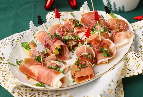 Prosciutto-Wrapped Pear & Cheese Rolls
