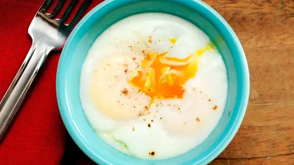 Coddled Vs Poached Eggs: Here's What Sets Them Apart