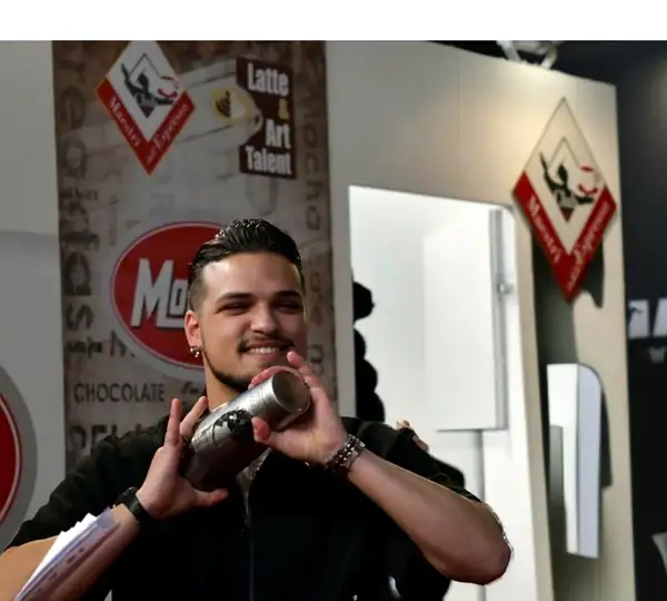 At 23, he was entrusted with the bar: the rise of bartender Christian Pomponio