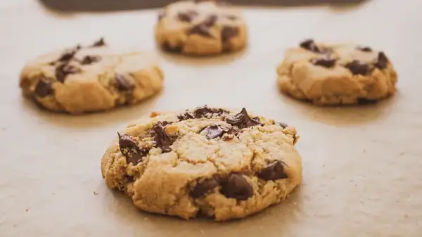 Bisquick Is The Secret To Nostalgic Chocolate Chip Cookies In A Pinch
