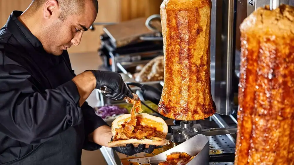 The Vegetarian Butcher y Düzgün Group lanzan un pincho de kebab de origen vegetal para el sector de la restauración