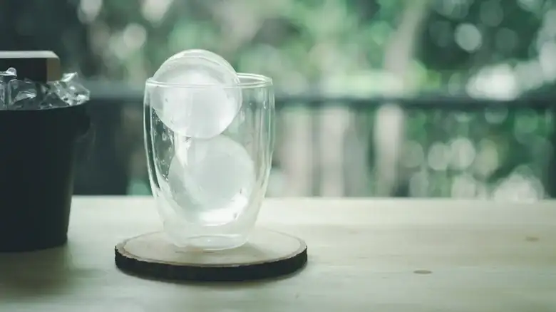 Is It Possible To 'Smoke' Ice Cubes?