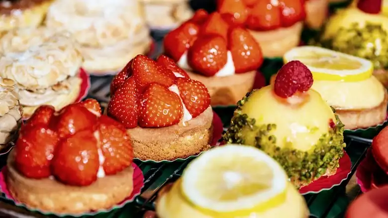 The Popular Desserts To Avoid Ordering At Restaurants