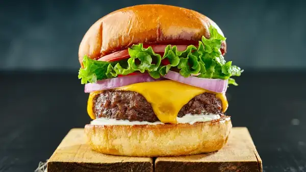 10 estilos regionales de hamburguesas que debes conocer