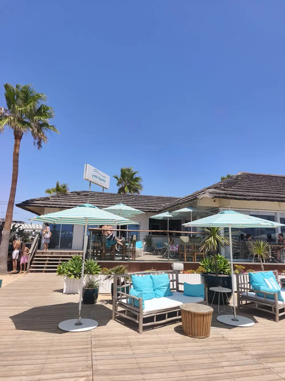 Praia Dourada – From lunch to summer vibes by the sea