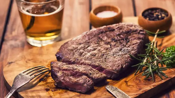 You only need two simple ingredients to prepare an easy-to-make steak sauce